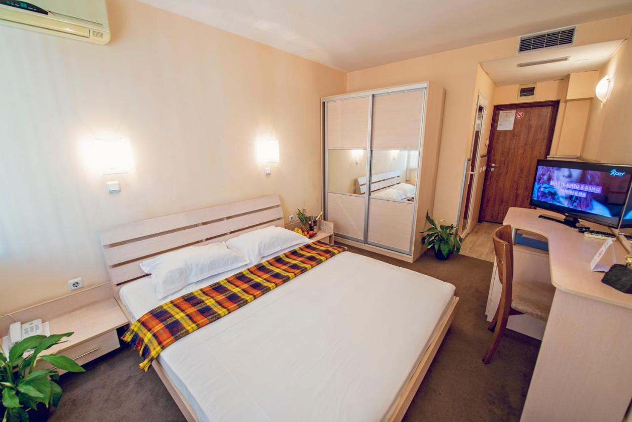 Family Hotel Gran Ivan Varna Exterior photo