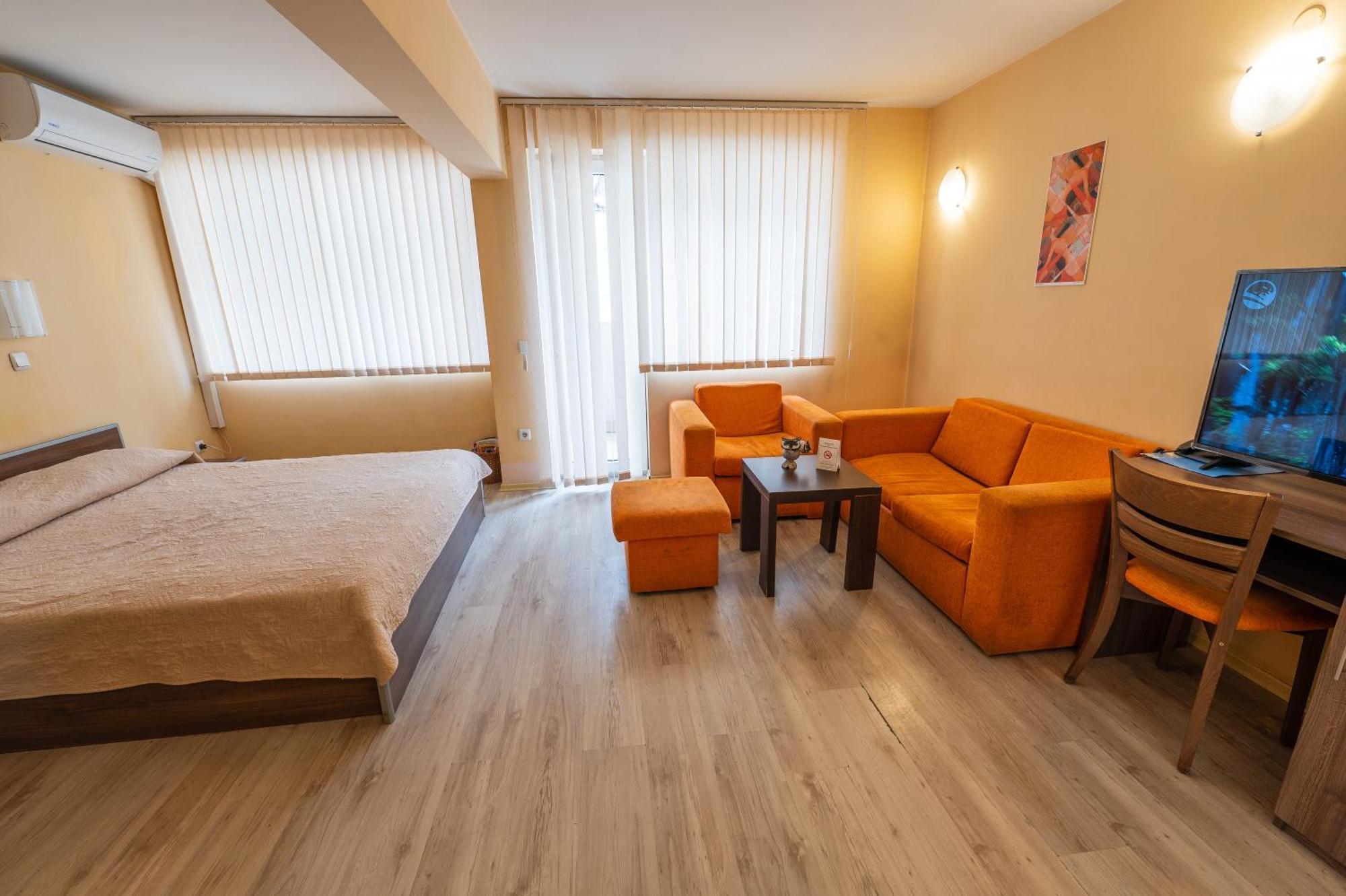 Family Hotel Gran Ivan Varna Exterior photo
