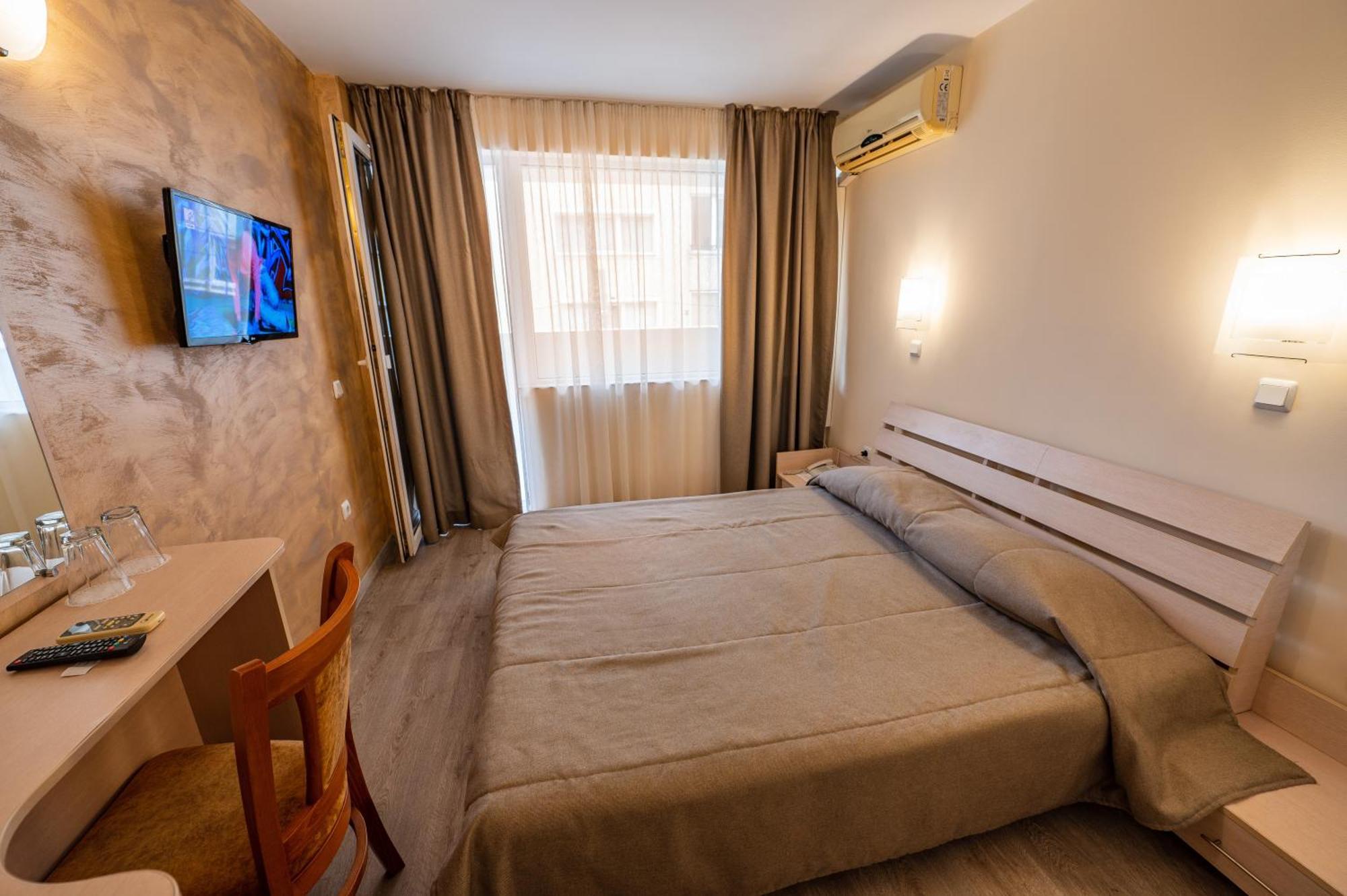 Family Hotel Gran Ivan Varna Exterior photo