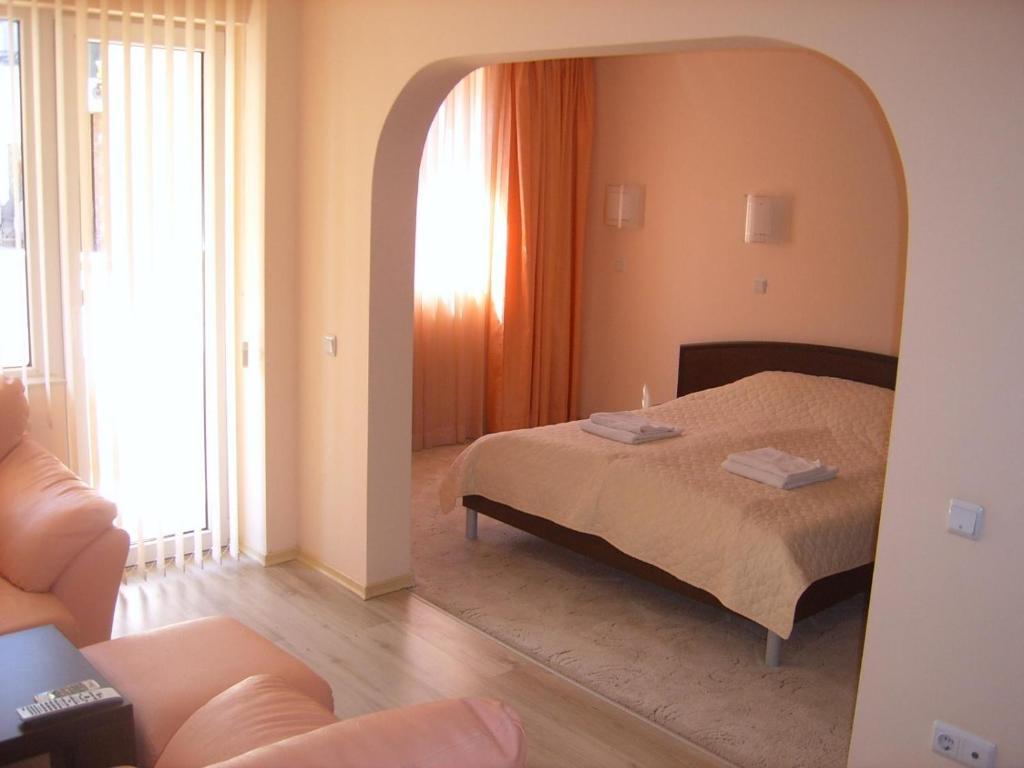 Family Hotel Gran Ivan Varna Room photo